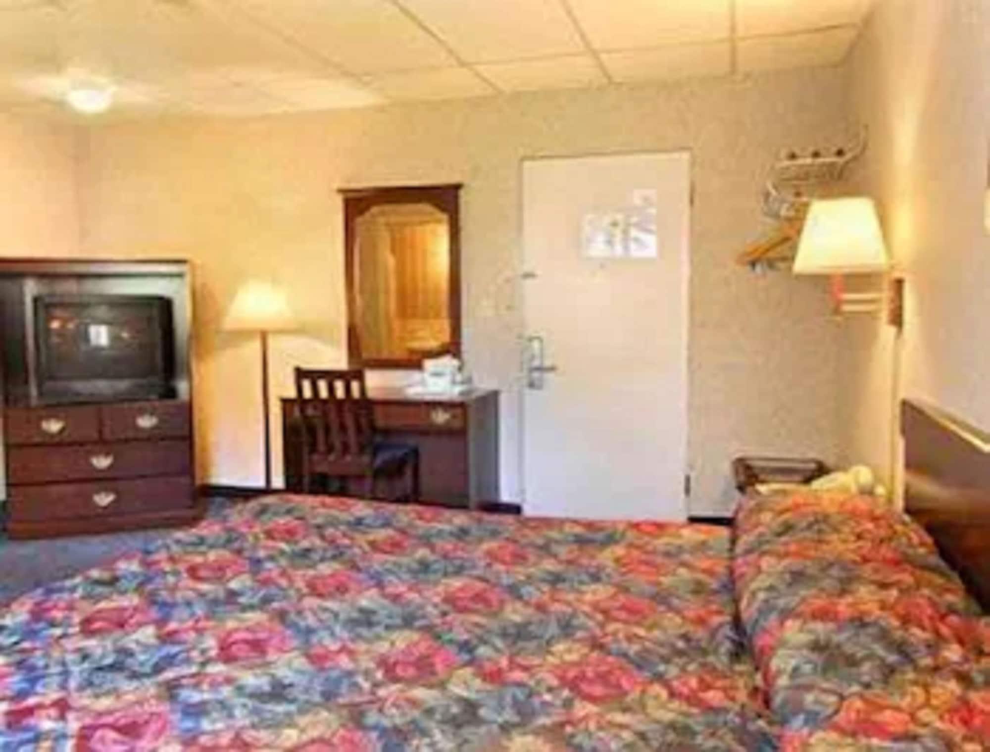 Travelodge By Wyndham Cleveland Lakewood Oda fotoğraf