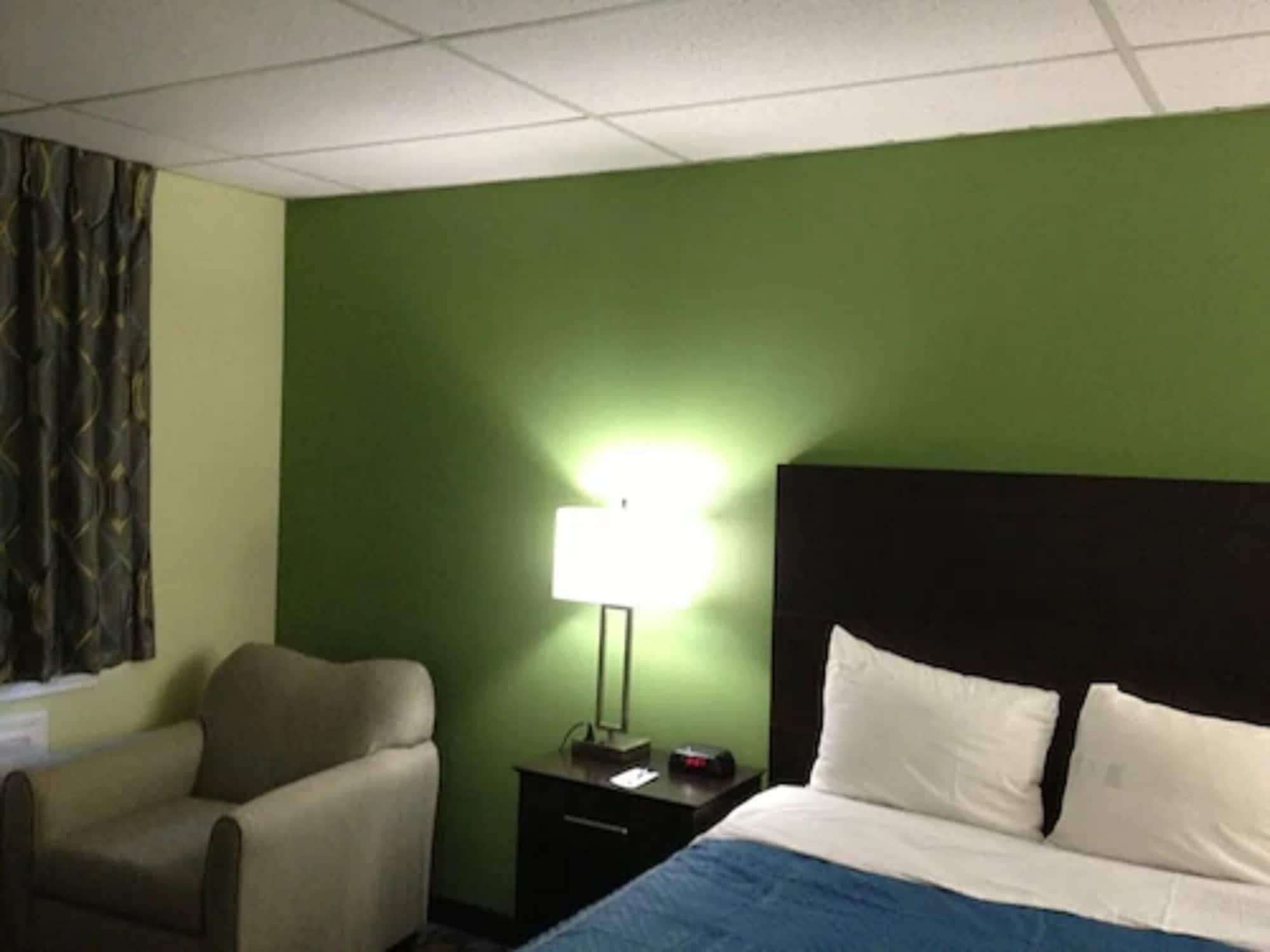 Travelodge By Wyndham Cleveland Lakewood Dış mekan fotoğraf