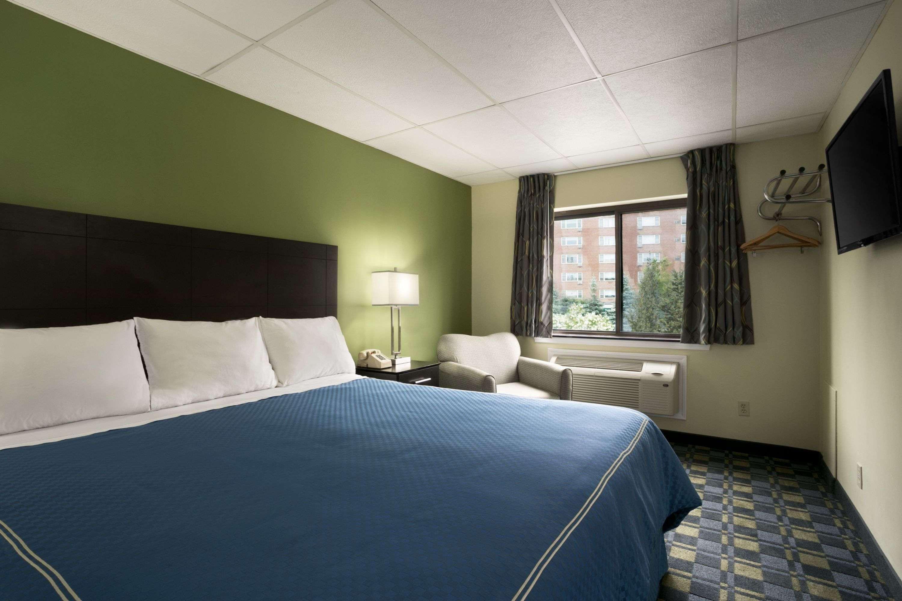 Travelodge By Wyndham Cleveland Lakewood Dış mekan fotoğraf