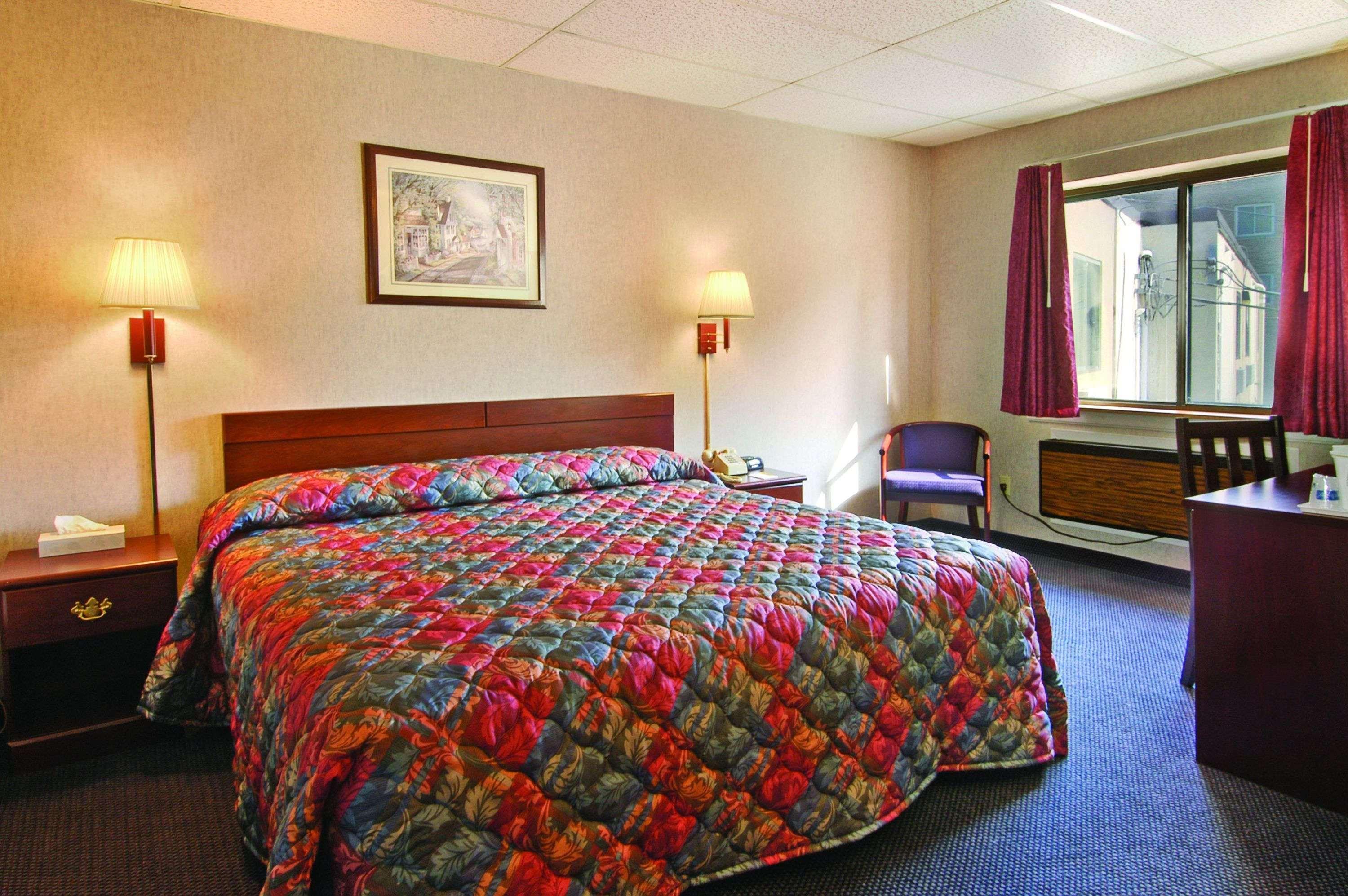 Travelodge By Wyndham Cleveland Lakewood Oda fotoğraf