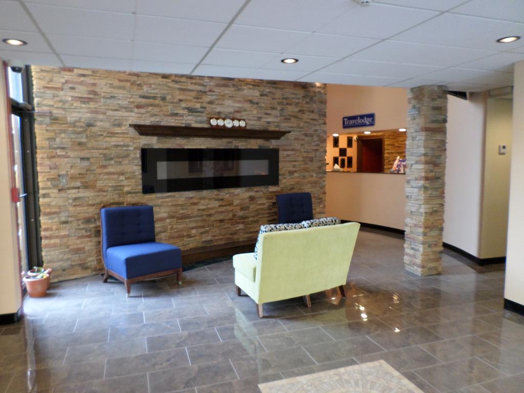 Travelodge By Wyndham Cleveland Lakewood Dış mekan fotoğraf