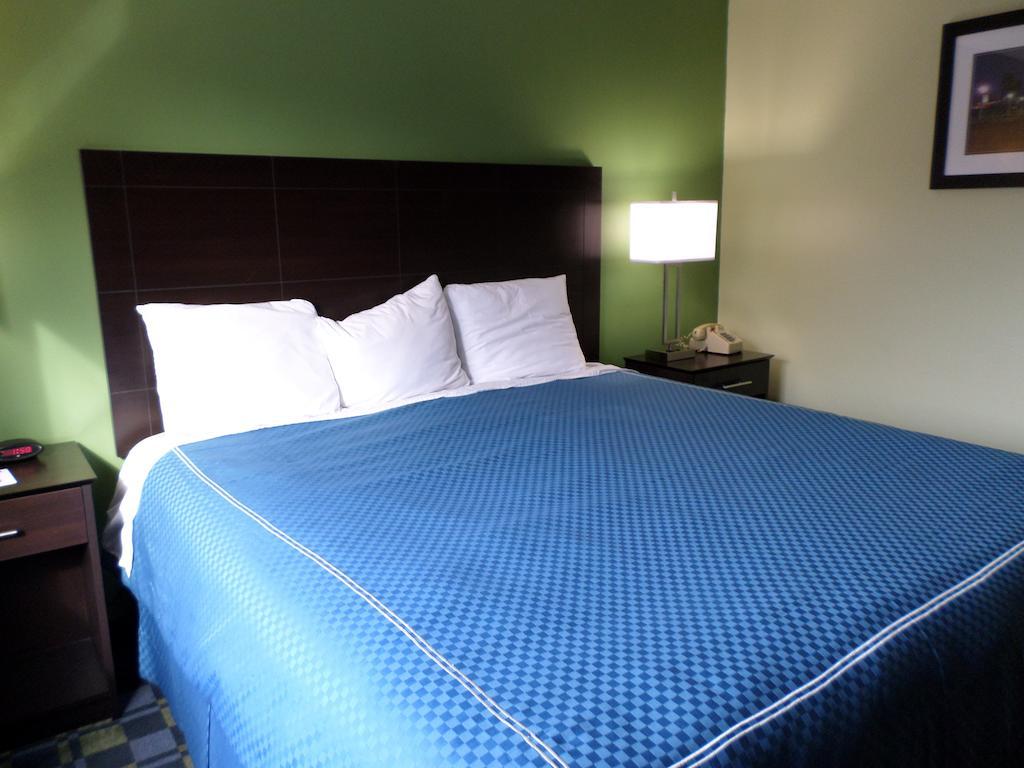 Travelodge By Wyndham Cleveland Lakewood Dış mekan fotoğraf