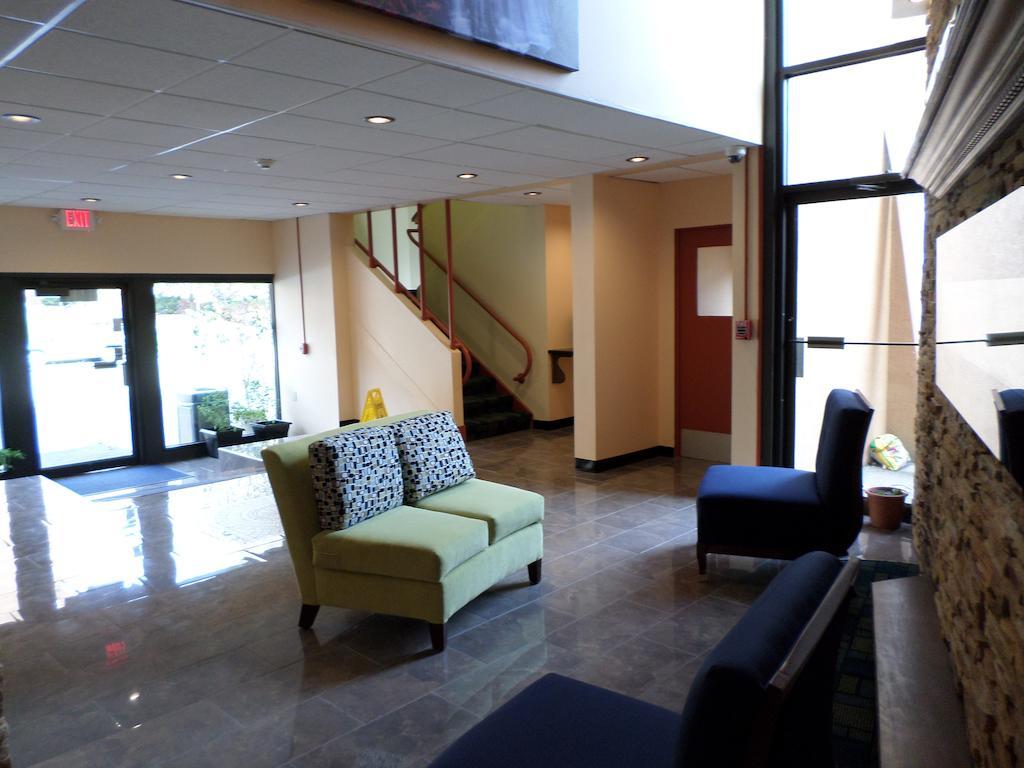 Travelodge By Wyndham Cleveland Lakewood Dış mekan fotoğraf