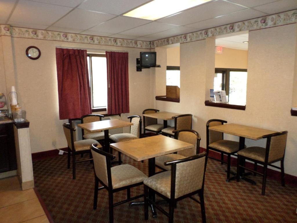 Travelodge By Wyndham Cleveland Lakewood Dış mekan fotoğraf