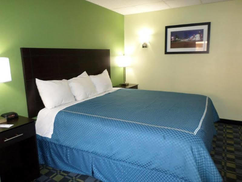 Travelodge By Wyndham Cleveland Lakewood Dış mekan fotoğraf